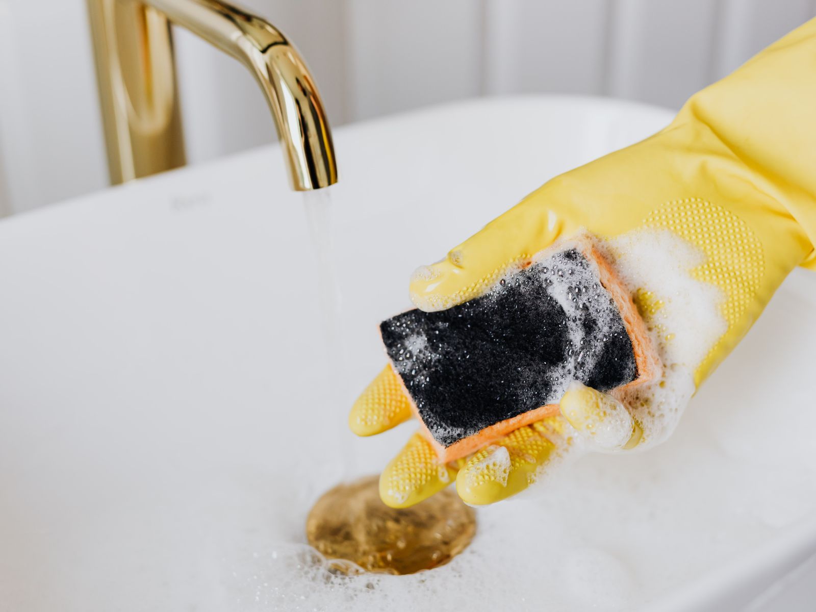 Enjoy a Tidy Home Without Lifting a Finger